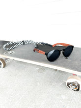 Load image into Gallery viewer, Checkered floating straps