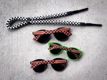 Load image into Gallery viewer, Checkered floating straps