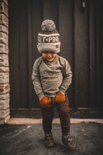 Load image into Gallery viewer, Pom Beanie
